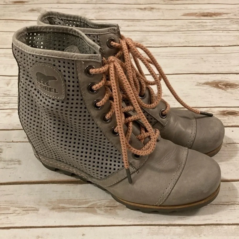 SOREL 1964 PREMIUM WEDGE BOOTIES - WOMEN'S SIZE 10